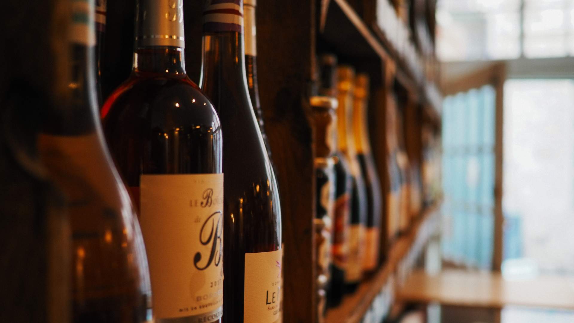 酒精品牌的营销困境：如何使您的葡萄酒不再在夜总会中“看不见”？